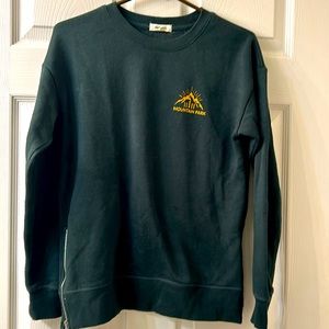 Dark Green sweatshirt